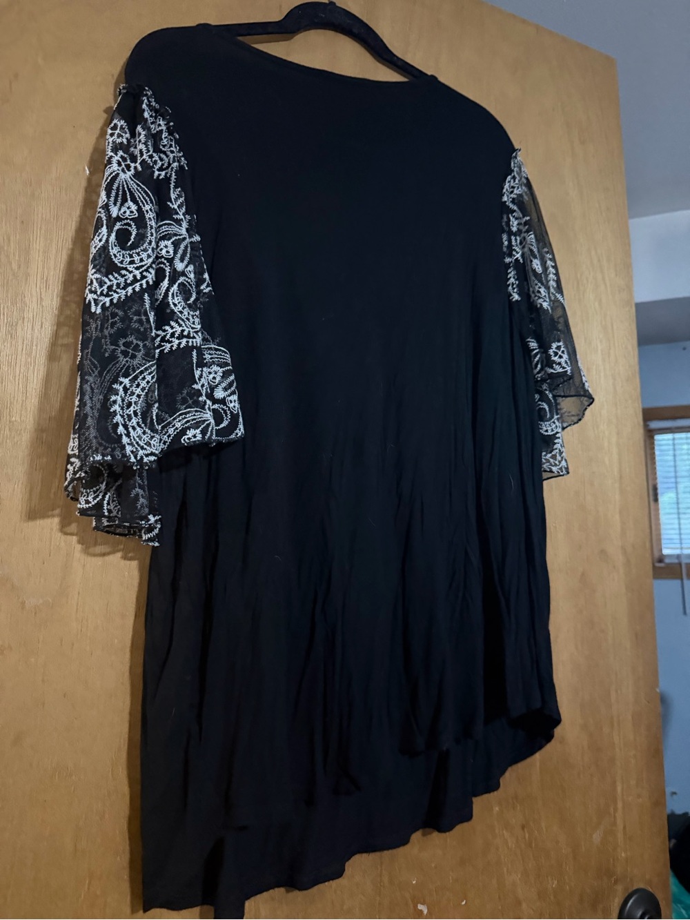 Kim and Cami Flutter Lace Sleeve Flowy Top Size 2X black - Picture 7 of 8